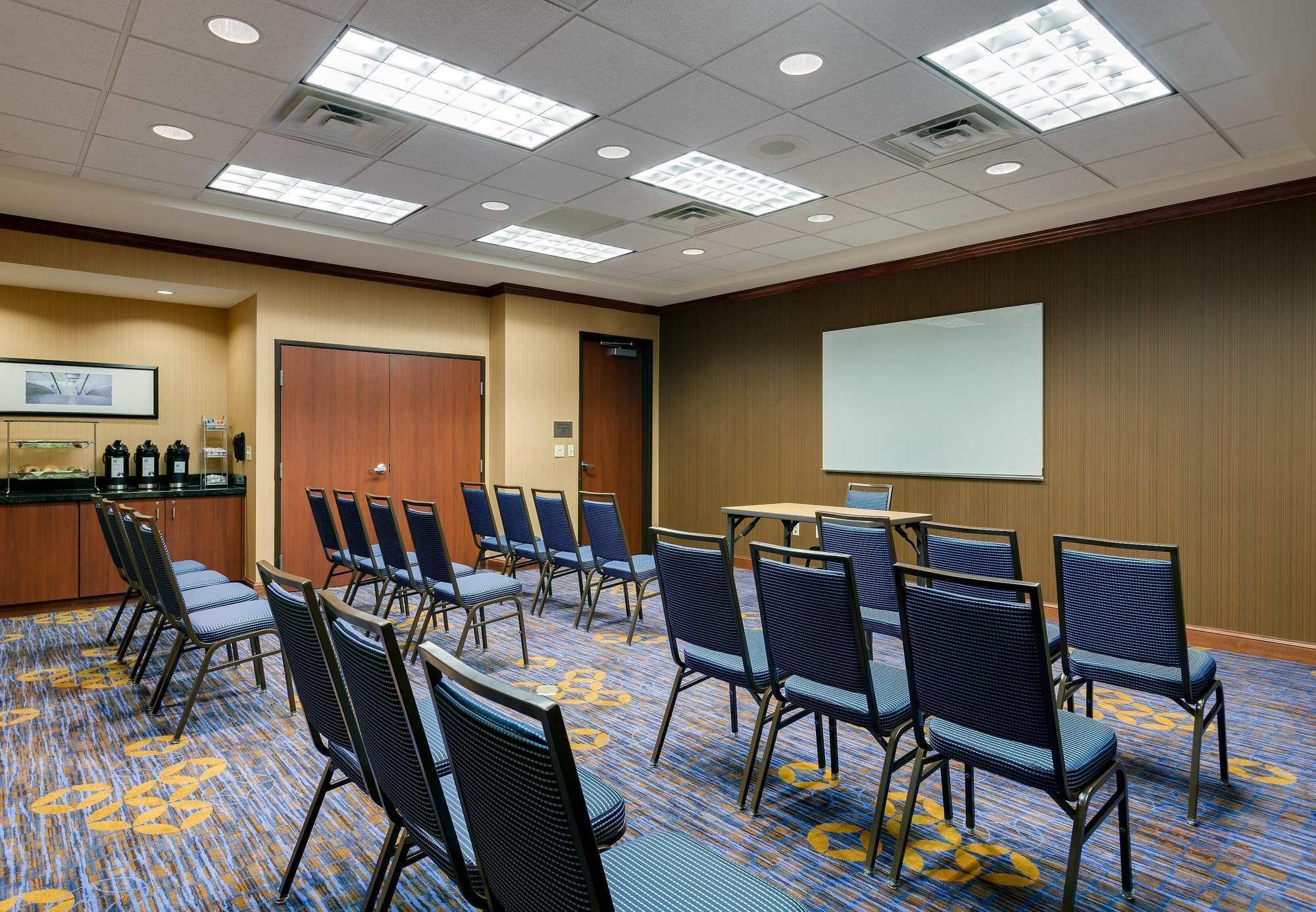 Courtyard By Marriott Chicago Schaumburg/Woodfield Mall Εξωτερικό φωτογραφία
